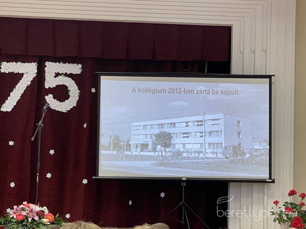 75 éves az Arany János Gimnázium 50